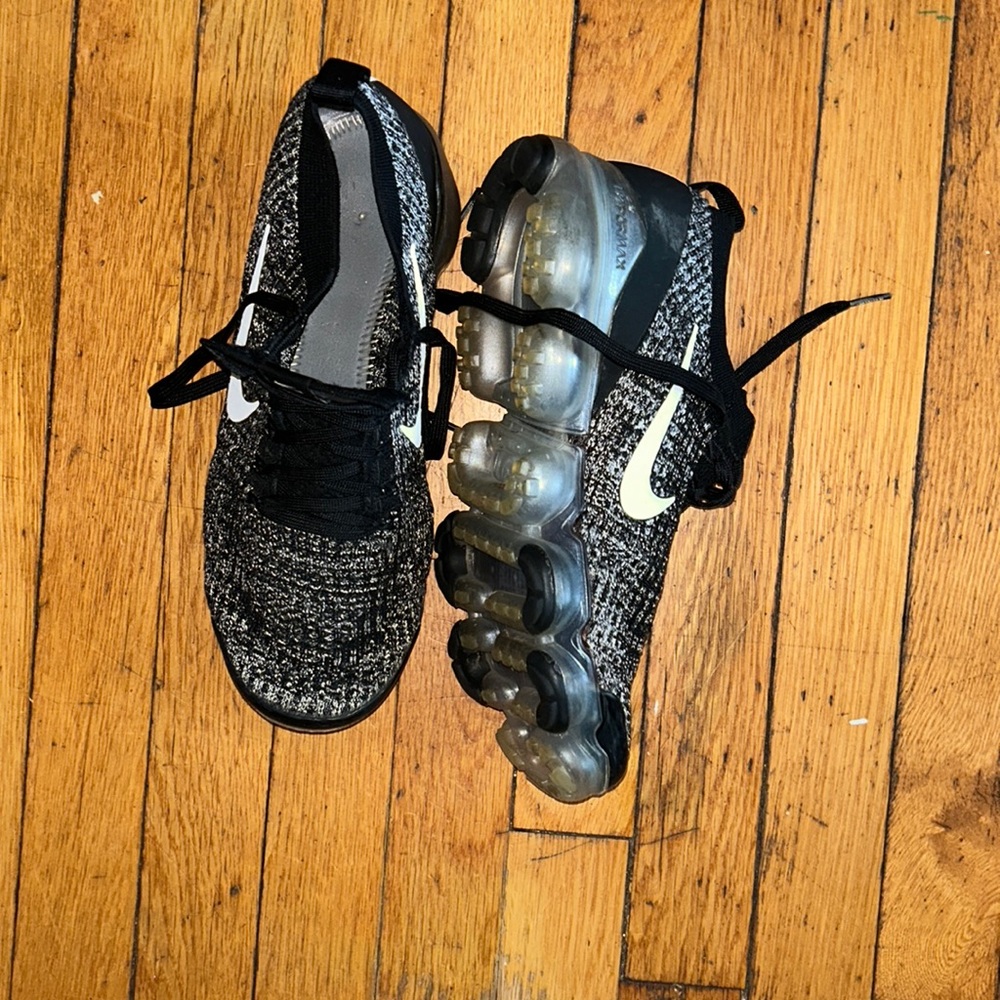 Nike fit sneakers
